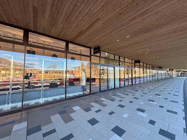 Gucci Outlet Shop