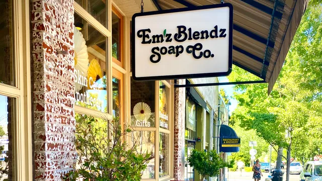 Em’z Blendz Soap Co