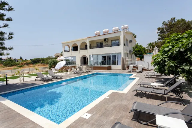 Coral Bay Sea Breeze Apartments