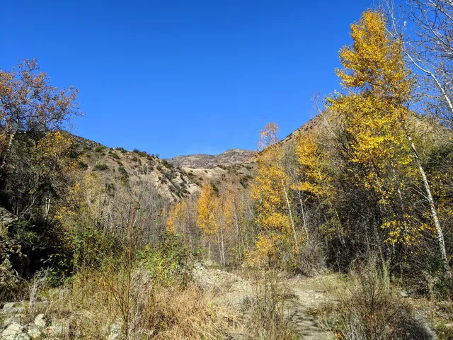Santa Paula Canyon Trailhead (Punchbowls)