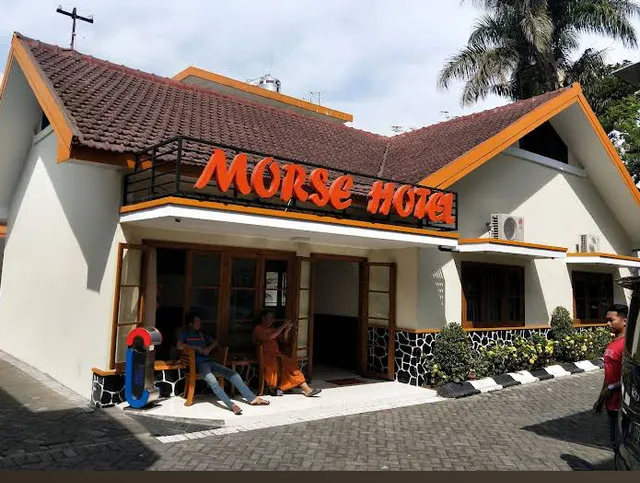 ZEN Rooms near Stasiun Kota Baru