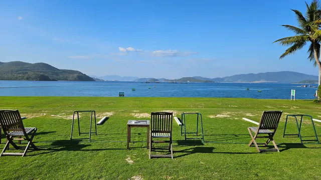 Diamond Bay Resort Driving Range