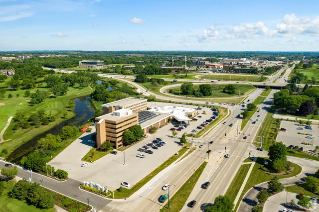 Holiday Inn Milwaukee - Brookfield, an IHG Hotel