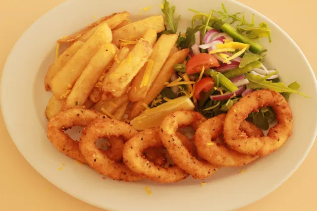 Fuzion Pizza Bar and Restaurant