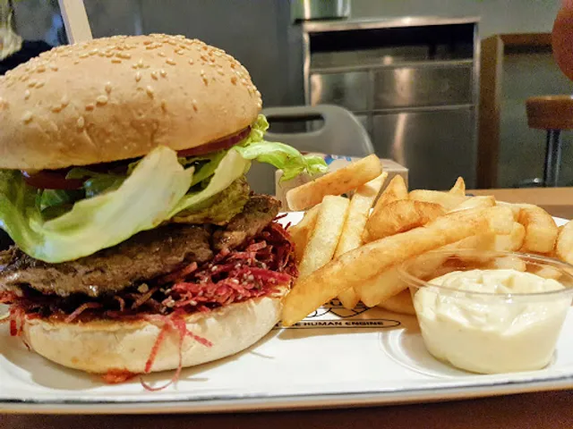 BurgerFuel Customs Street