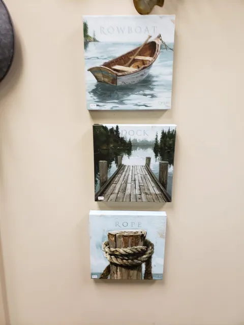 R House Traditional Country & Gift Shop