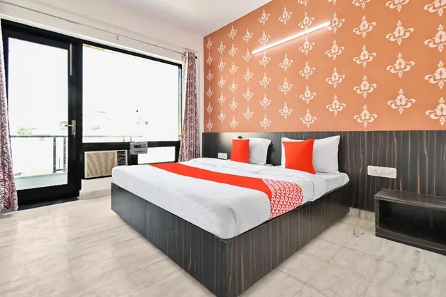 Super OYO Hotel Symphony