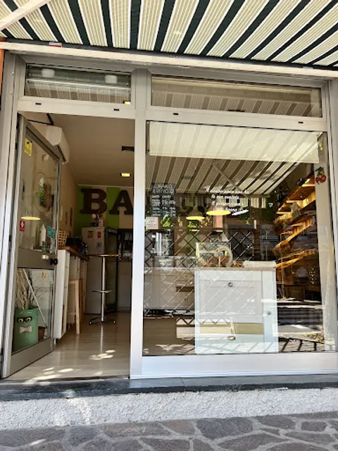 L'Ape Fornarina di Giovanna Venosa