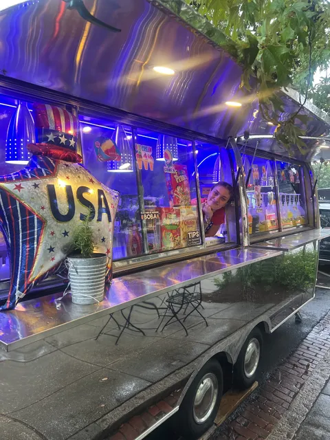 Johnnyz food Truck mediterranean cuisine in Washington DC