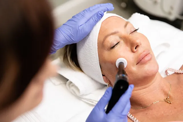 Goldfingers Aesthetics & plastic Surgery - Clermont