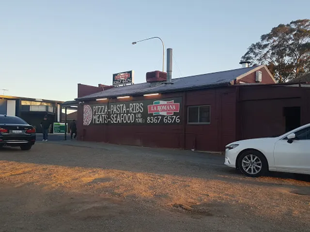 La Romana Pizza Bar Broadview