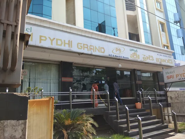 HOTEL SRI PYDHI GRAND