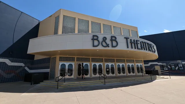 B&B Theatres Tulsa Starworld 20
