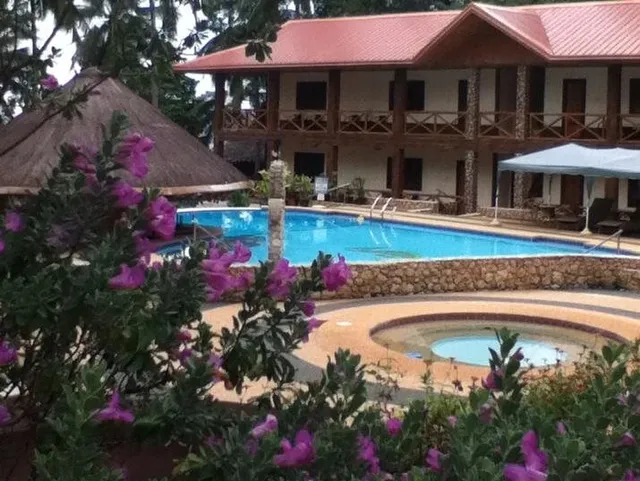 Nataasan Beach Resort & Dive Center