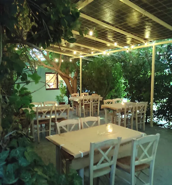 Petrino Pilaia Tavern