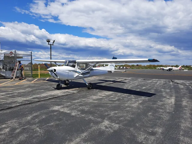 Newport State Airport (UUU)