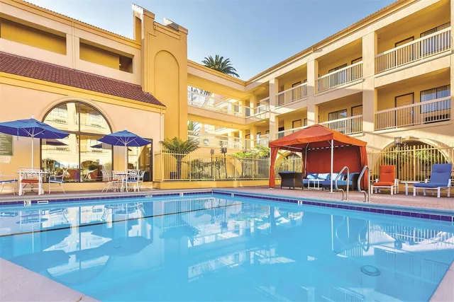 La Quinta Inn & Suites by Wyndham San Francisco Airport West