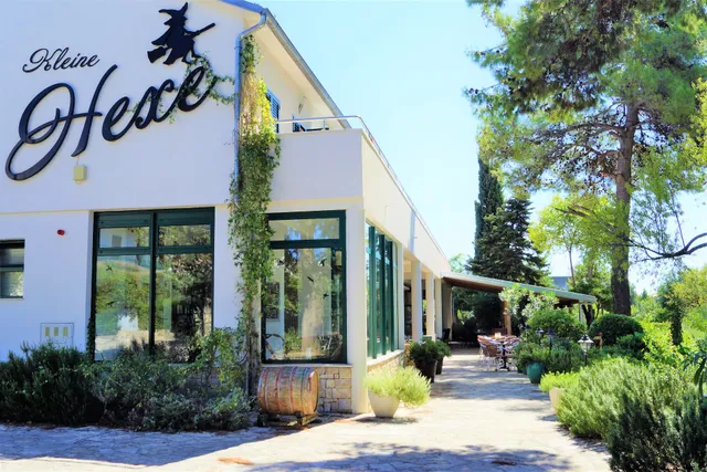 Pension Kleine Hexe Pirovac