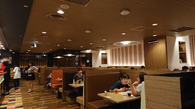 ガスト 新宿靖国通店