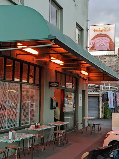 Kiss Kiss Restaurant