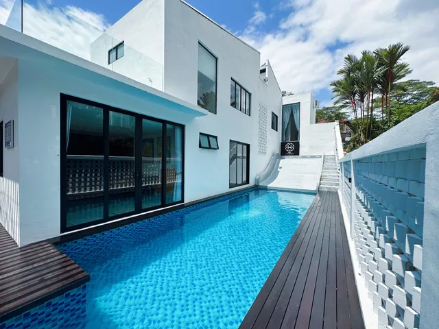 The Luxurious 27 , JB