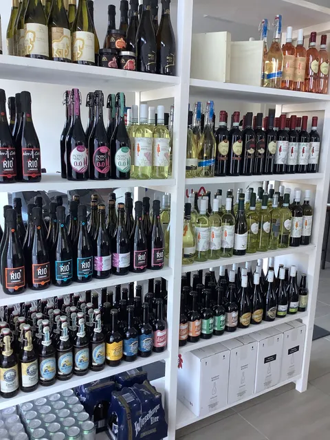 The Wine station - Lazise - wine shop (vino sfuso, Wein vom Faß)