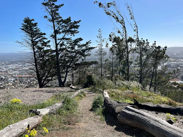 South San Francisco Sign Hill Trailhead