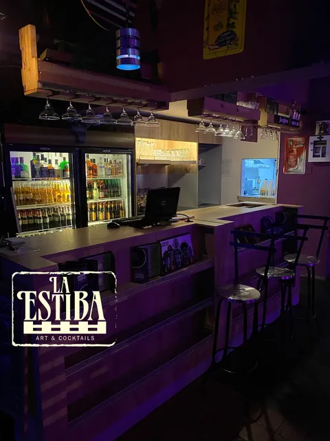 La Estiba Art & Cocktails