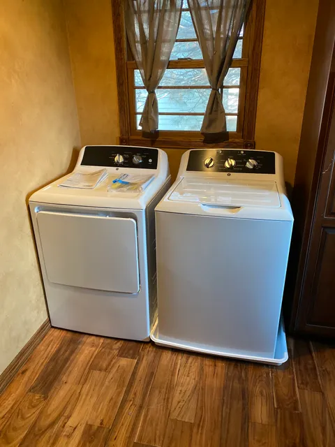 Russell's Appliance & Electronics