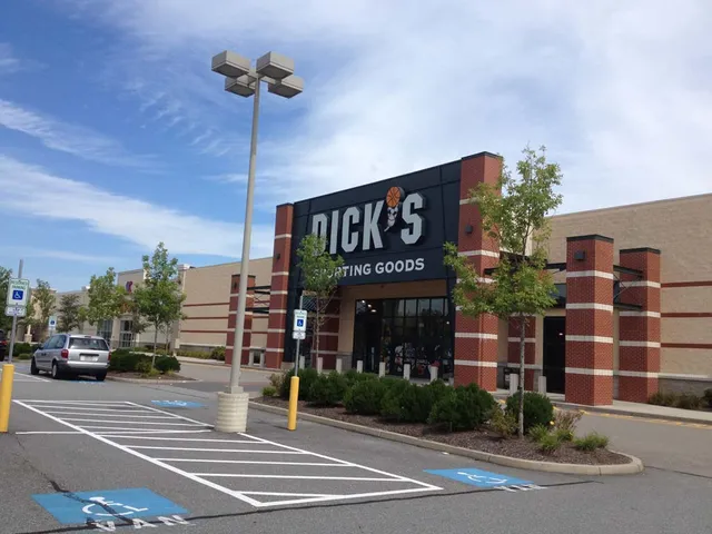DICK'S Sporting Goods