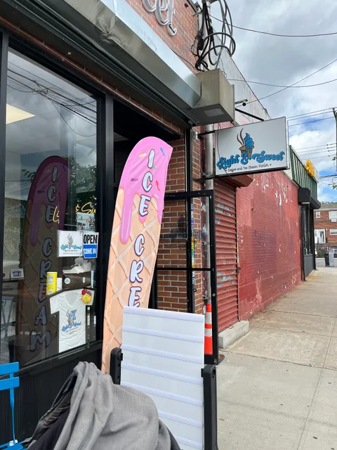 Light & Sweet Coffee and Ice Cream Parlor