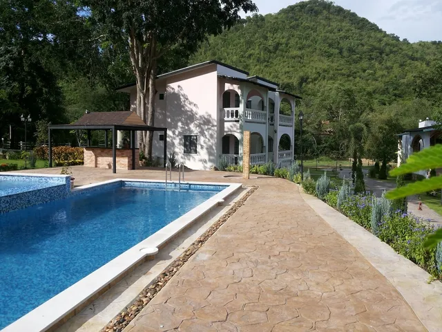 Stamp Hills Resort & Restaurant