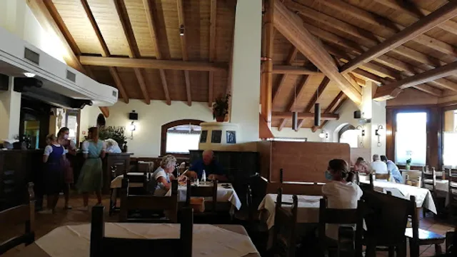 Pizzeria Edelweiss Of Pesavento Walter & C (S.N.C.)