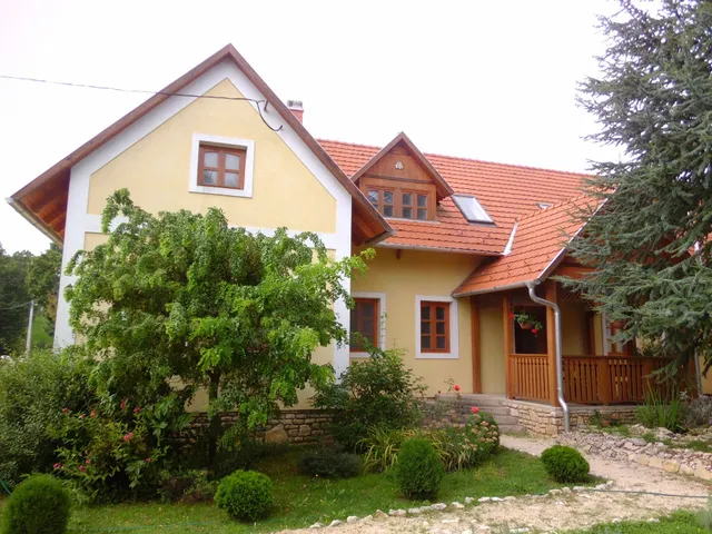 Katica Vendégház Somhegy