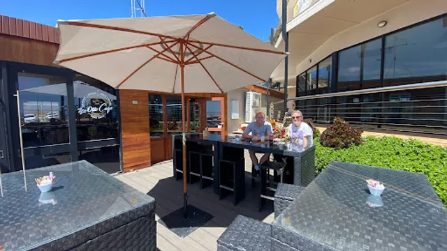 YE OLDE CAFE MOONTA BAY