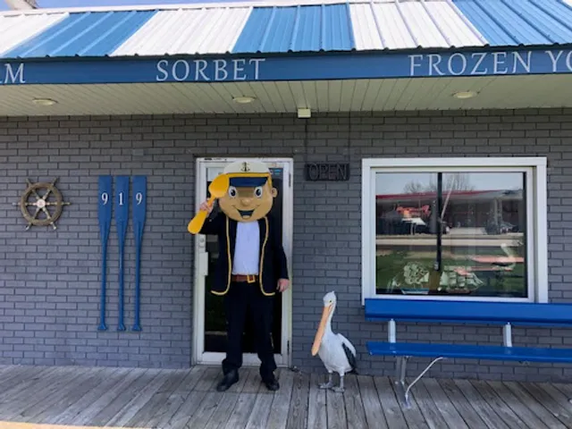 Skipper's Frozen Yogurt & Dessert Shop