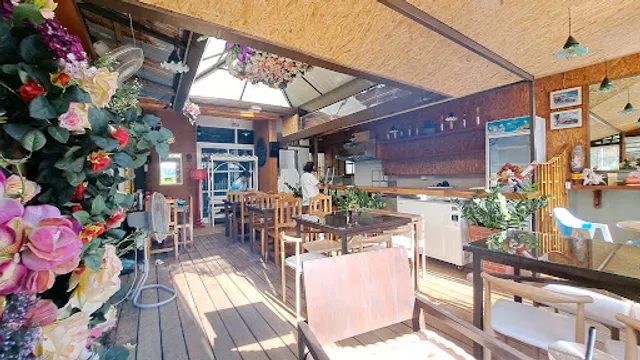 Cafe Baan Mai