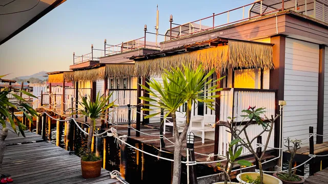 Baan Rim Nam Koh Larn