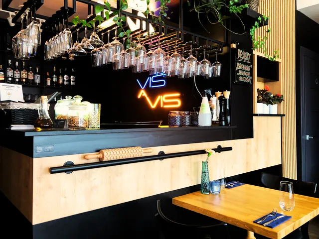 Vis a Vis Restaurant