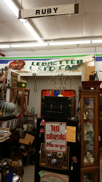 Antique Mall Treasure Hunt