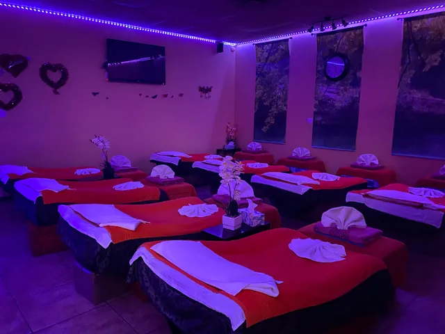 Spring Spa - Massage