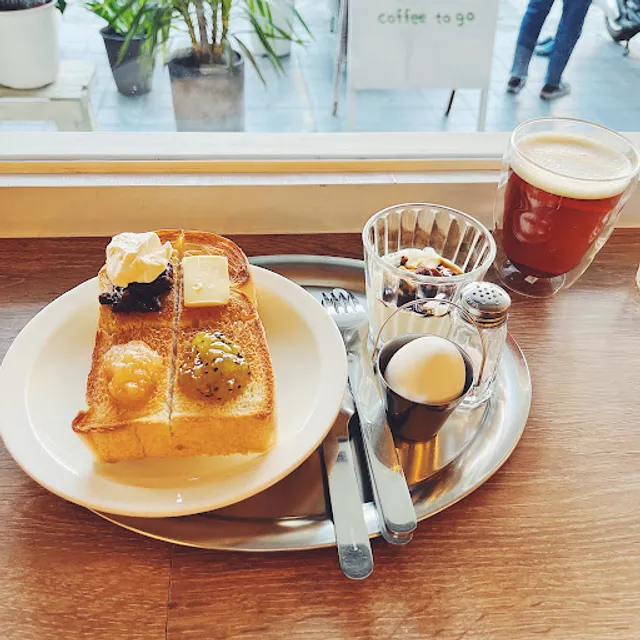 SUN SUN 山山咖啡(無訂位，僅接待4位以下)