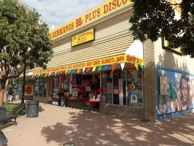 Los Hermanos Gift shop