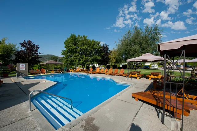 Holiday Park RV & Condo Resort