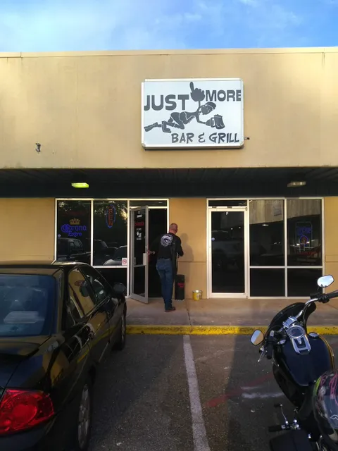 Sidelines Sports Bar & Grill