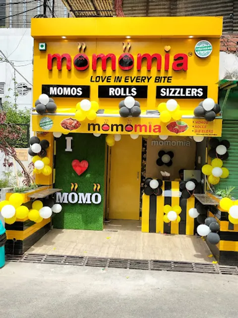 Momomia Love In Every Bite