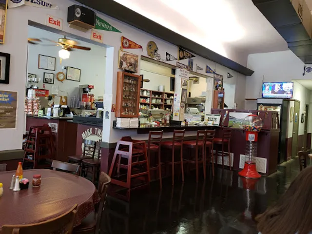 Mark Twain's Pizza Landing