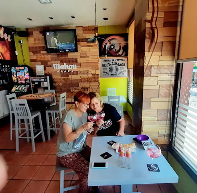 Balú Cervecería-Cafetería