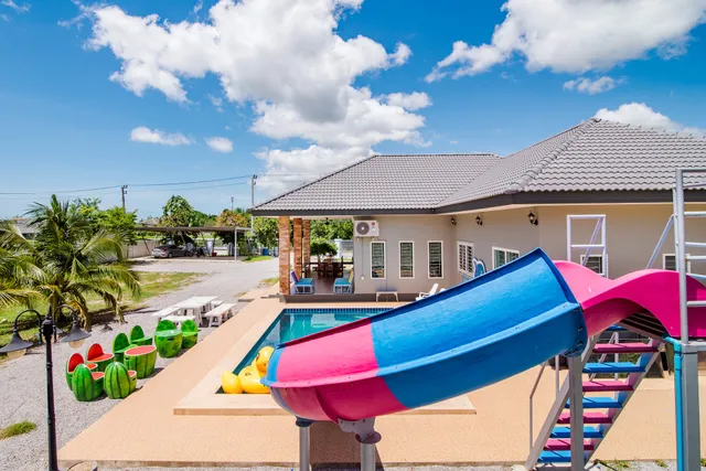 Sanuk - Svenska Skolan Hua Hin