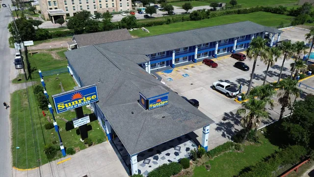 Sunrise Inn & Suites